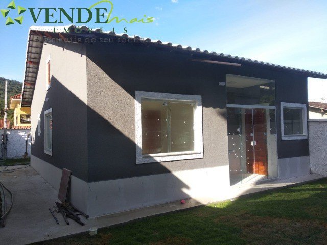 Casa à venda com 3 quartos, 75m² - Foto 11