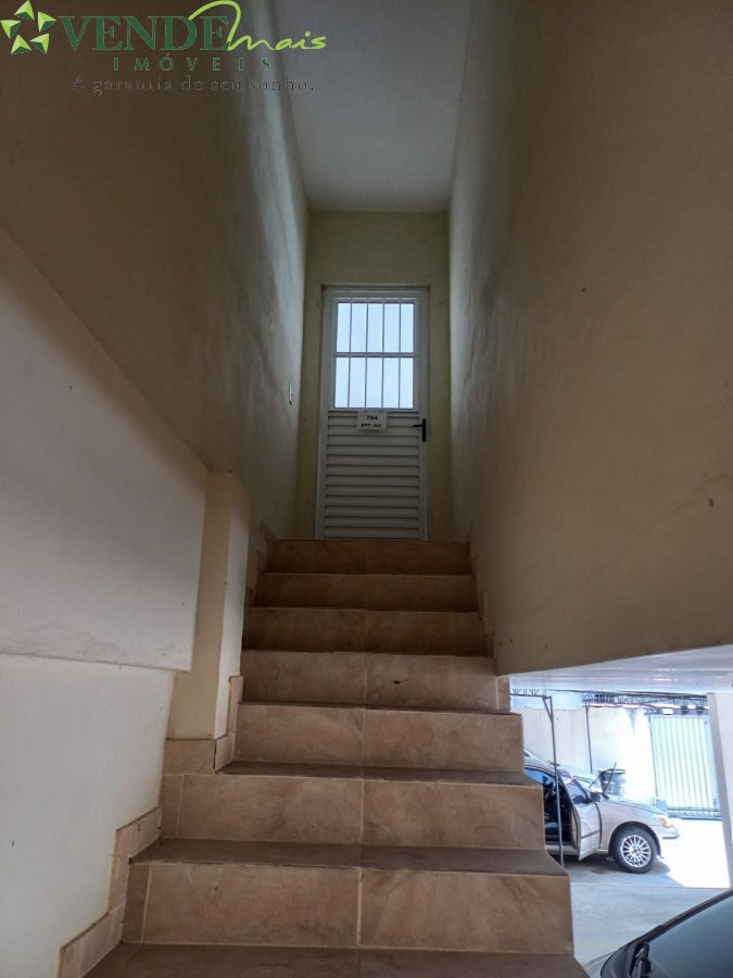 Apartamento à venda com 2 quartos, 75m² - Foto 2