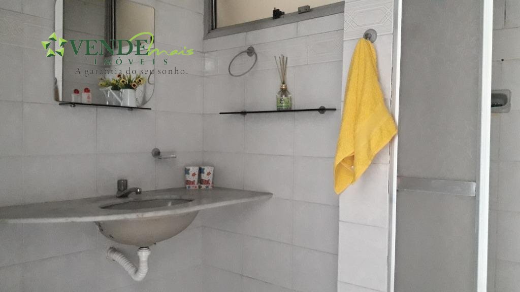 Apartamento à venda com 2 quartos, 70m² - Foto 3