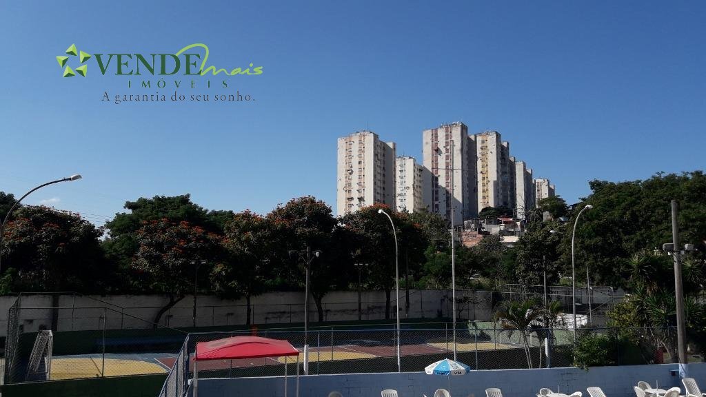 Apartamento à venda com 2 quartos, 70m² - Foto 4