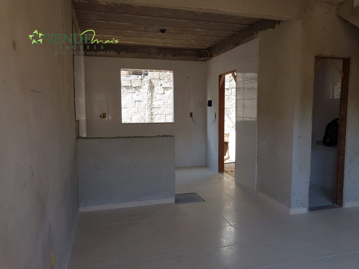 Casa à venda com 2 quartos, 70m² - Foto 9