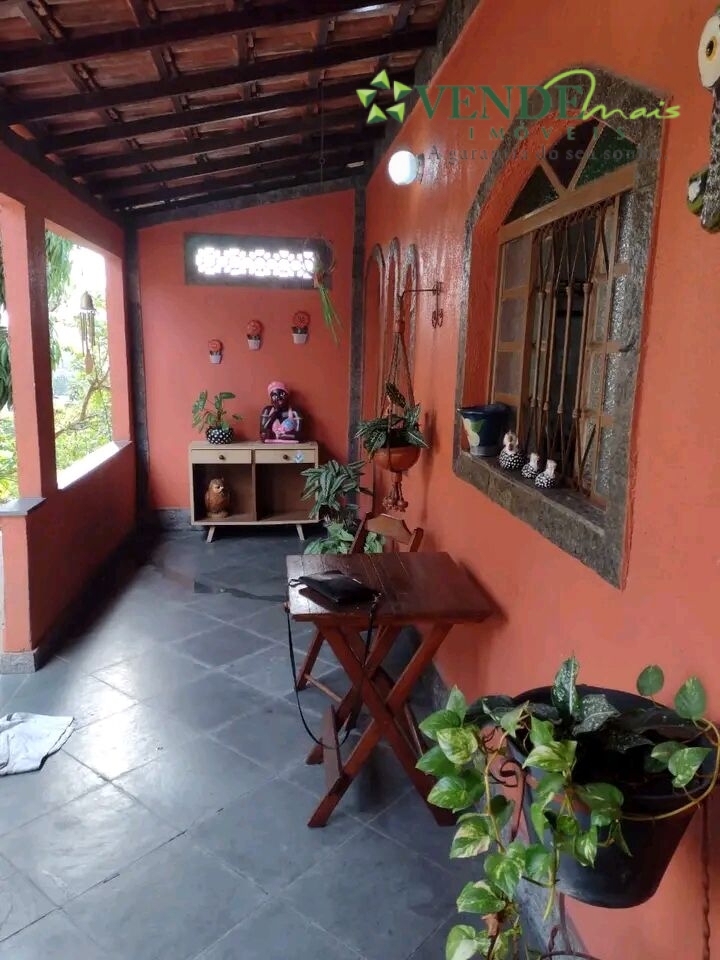 Casa à venda com 2 quartos, 70m² - Foto 1