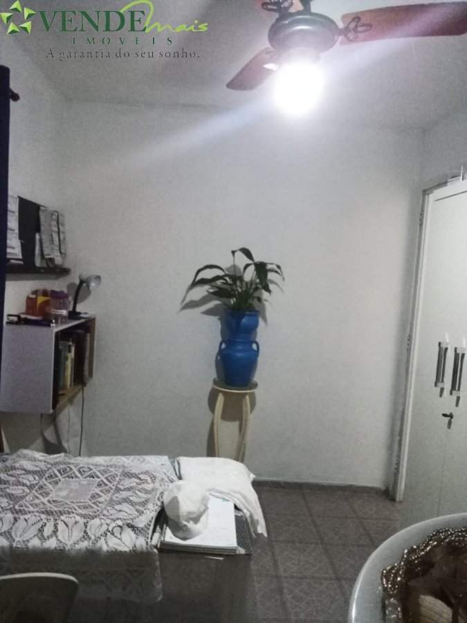 Casa à venda com 2 quartos, 60m² - Foto 9