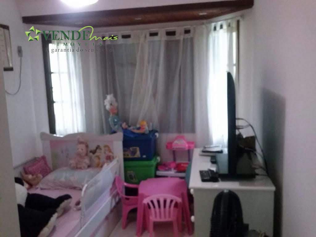 Casa à venda com 2 quartos, 80m² - Foto 2