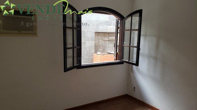 Casa à venda com 3 quartos, 96m² - Foto 3