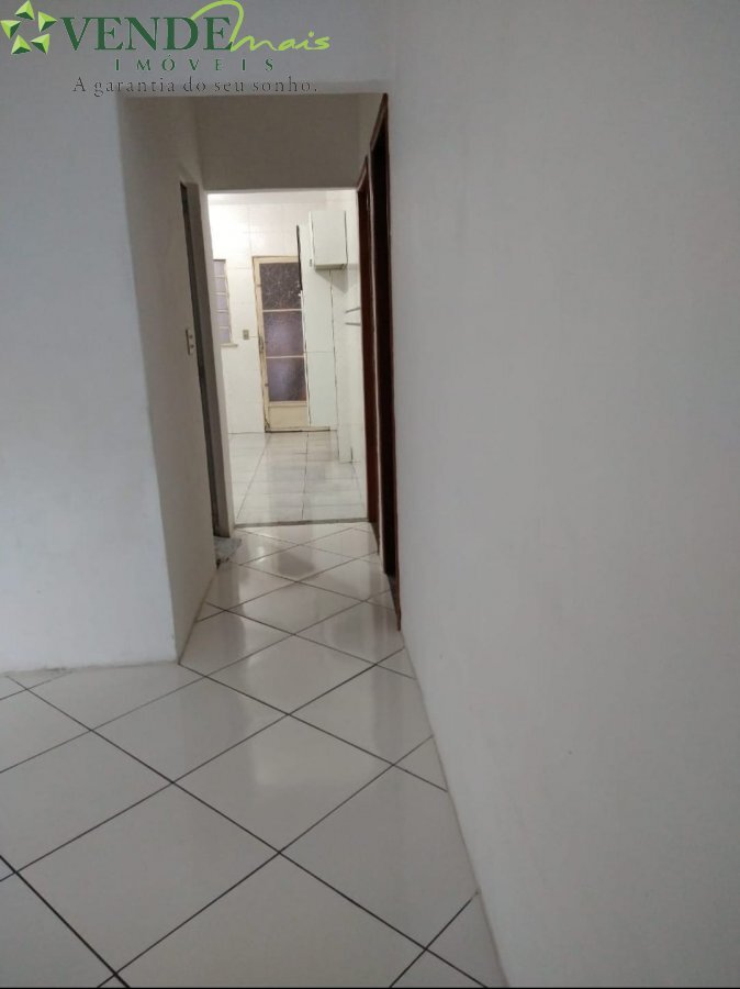 Casa à venda com 2 quartos, 90m² - Foto 9