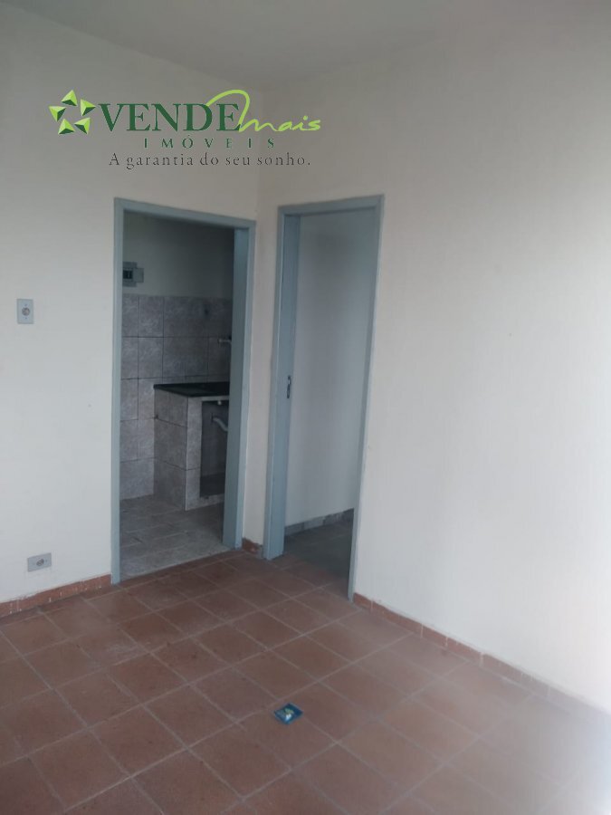 Casa à venda com 1 quarto, 320m² - Foto 4