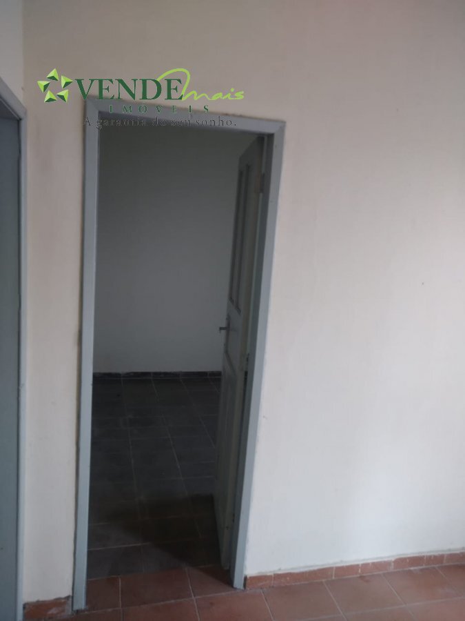 Casa à venda com 1 quarto, 320m² - Foto 5