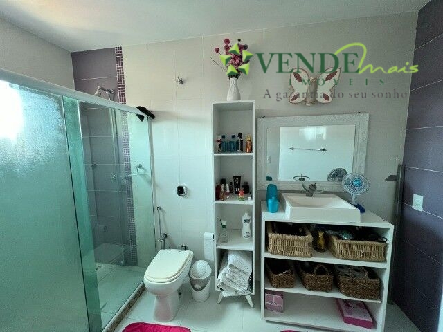 Casa à venda com 6 quartos, 240m² - Foto 15