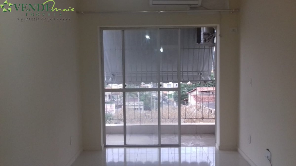 Apartamento à venda com 2 quartos, 70m² - Foto 3