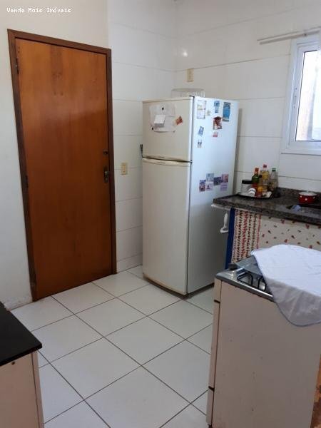 Casa à venda com 2 quartos, 60m² - Foto 6