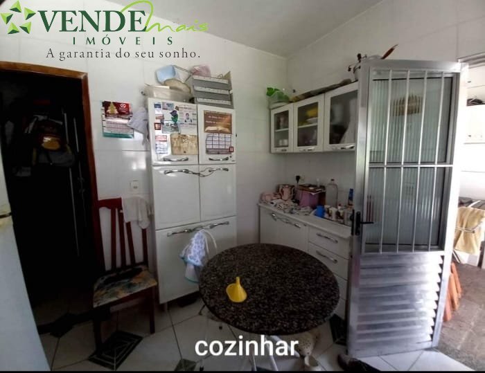 Casa à venda com 2 quartos, 70m² - Foto 3