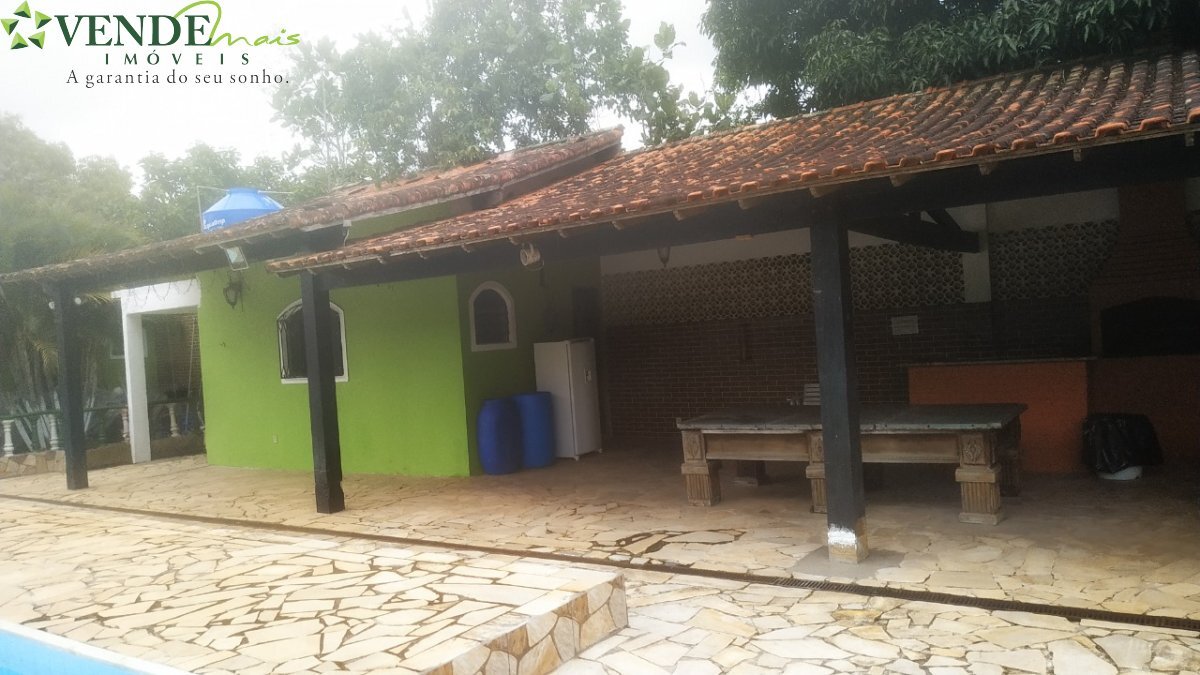 Fazenda à venda com 4 quartos, 1600m² - Foto 1