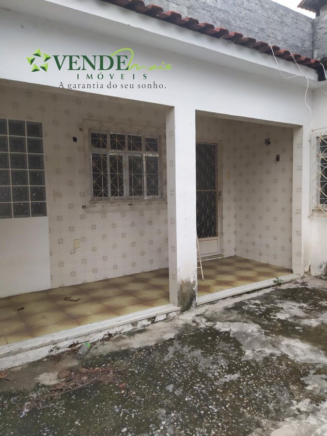 Casa à venda com 2 quartos, 120m² - Foto 1