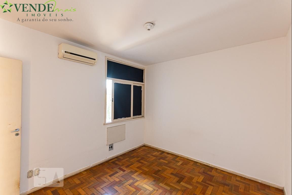 Apartamento à venda com 2 quartos, 75m² - Foto 4