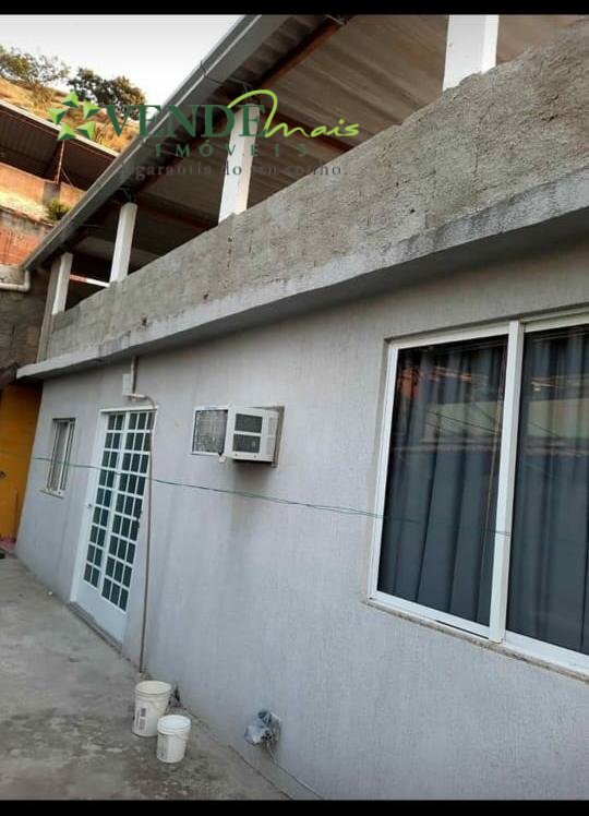 Casa à venda com 2 quartos, 80m² - Foto 1