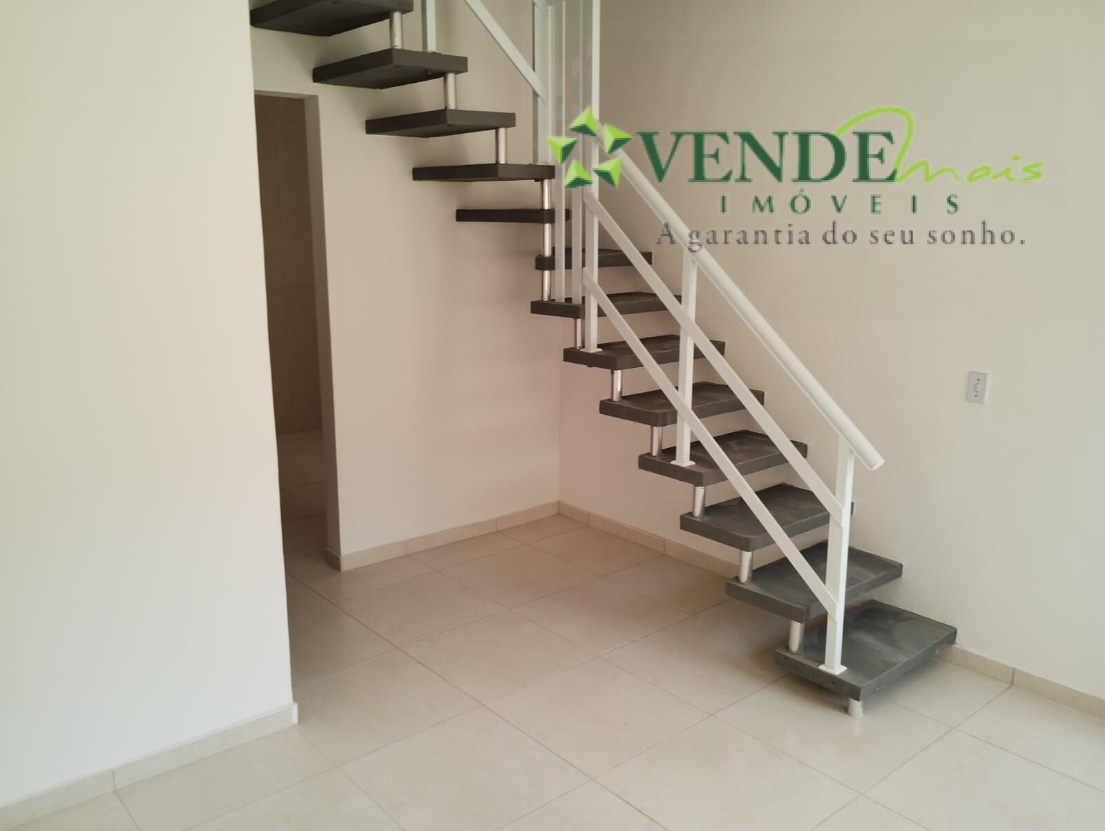 Casa à venda com 2 quartos, 70m² - Foto 12