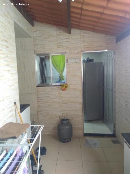 Casa à venda com 2 quartos, 72m² - Foto 10