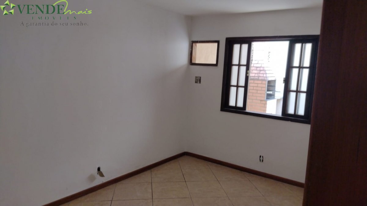 Casa à venda com 2 quartos, 60m² - Foto 7