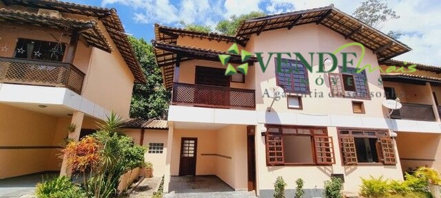 Casa à venda com 3 quartos, 105m² - Foto 1