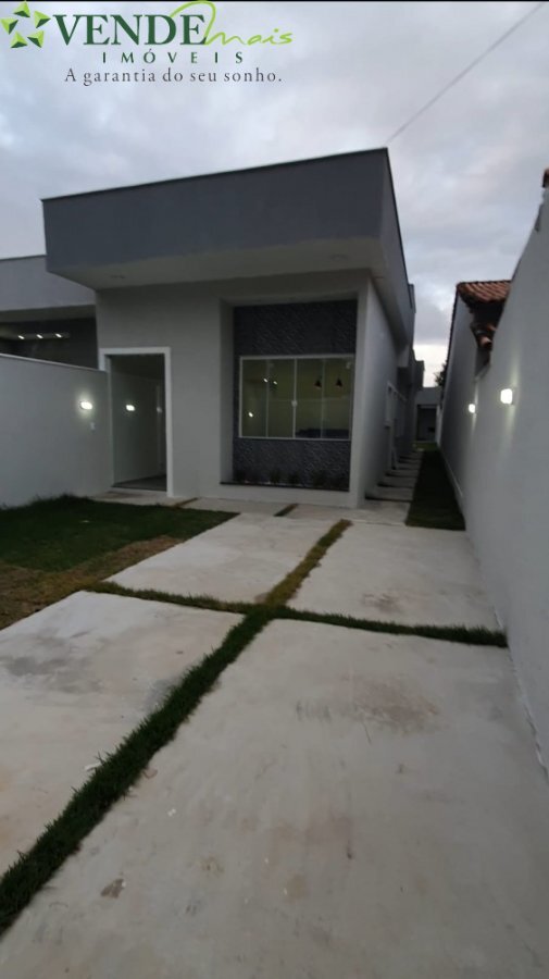 Casa à venda com 3 quartos, 100m² - Foto 4