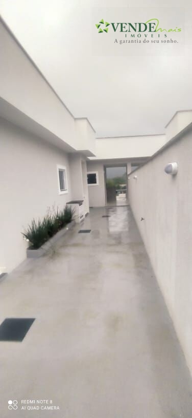 Casa à venda com 2 quartos, 80m² - Foto 2