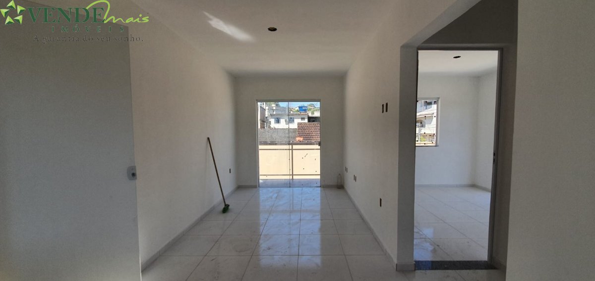 Casa à venda com 2 quartos, 60m² - Foto 13