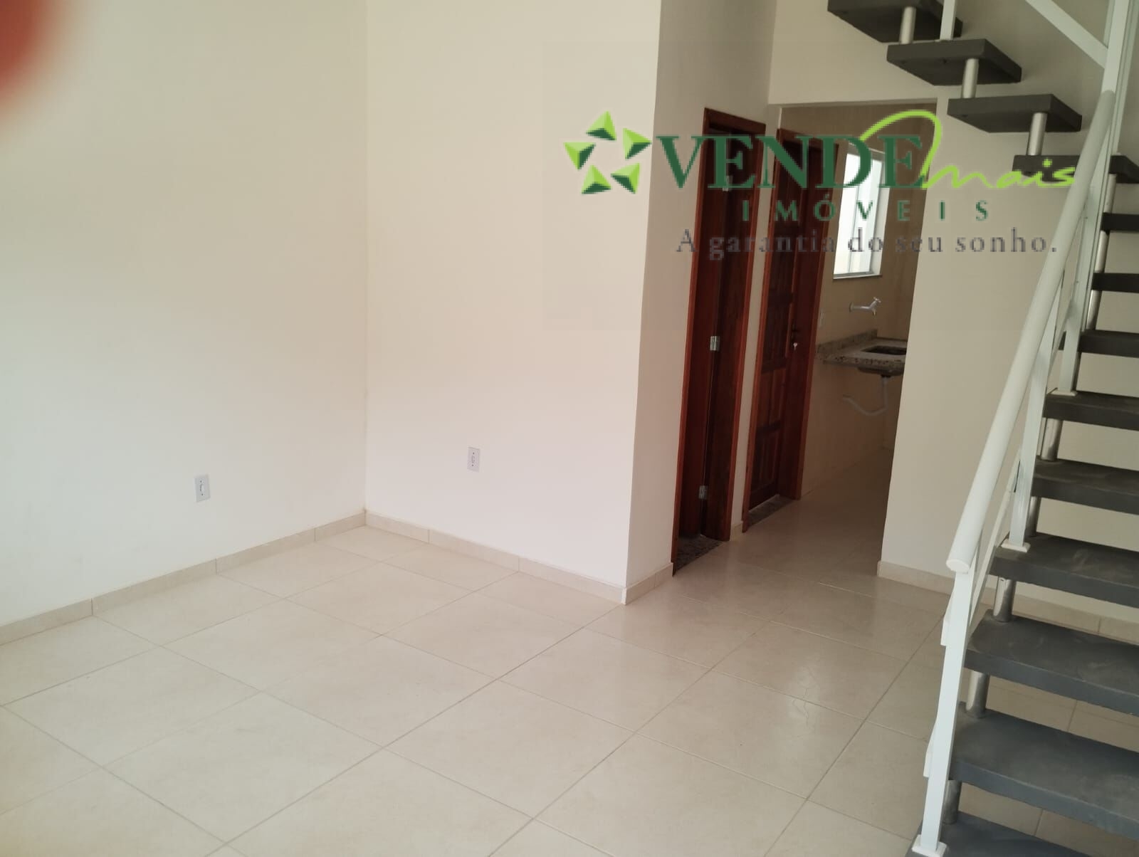 Casa à venda com 2 quartos, 70m² - Foto 10