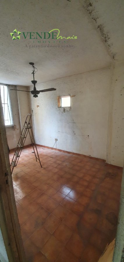 Apartamento à venda com 2 quartos, 62m² - Foto 4