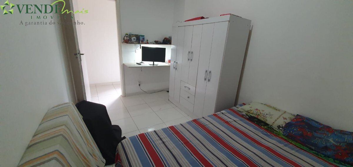 Casa à venda com 2 quartos, 80m² - Foto 11