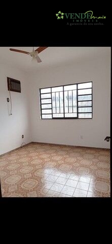 Casa à venda com 2 quartos, 100m² - Foto 4