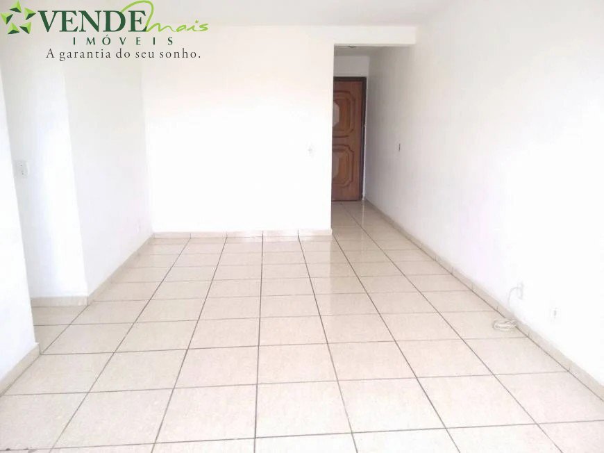 Apartamento à venda com 2 quartos, 66m² - Foto 2