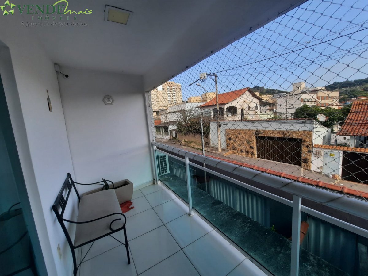 Sobrado à venda com 2 quartos, 120m² - Foto 2