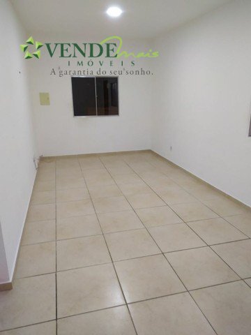 Casa à venda com 2 quartos, 90m² - Foto 3