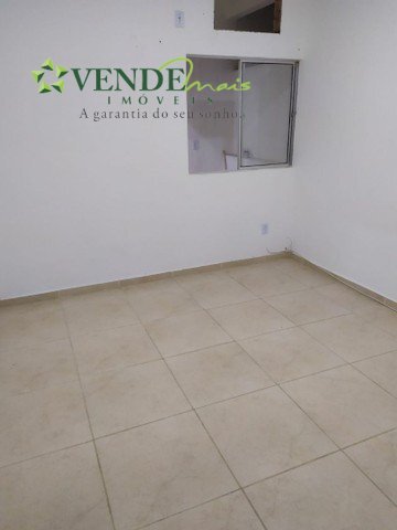 Casa à venda com 2 quartos, 90m² - Foto 2