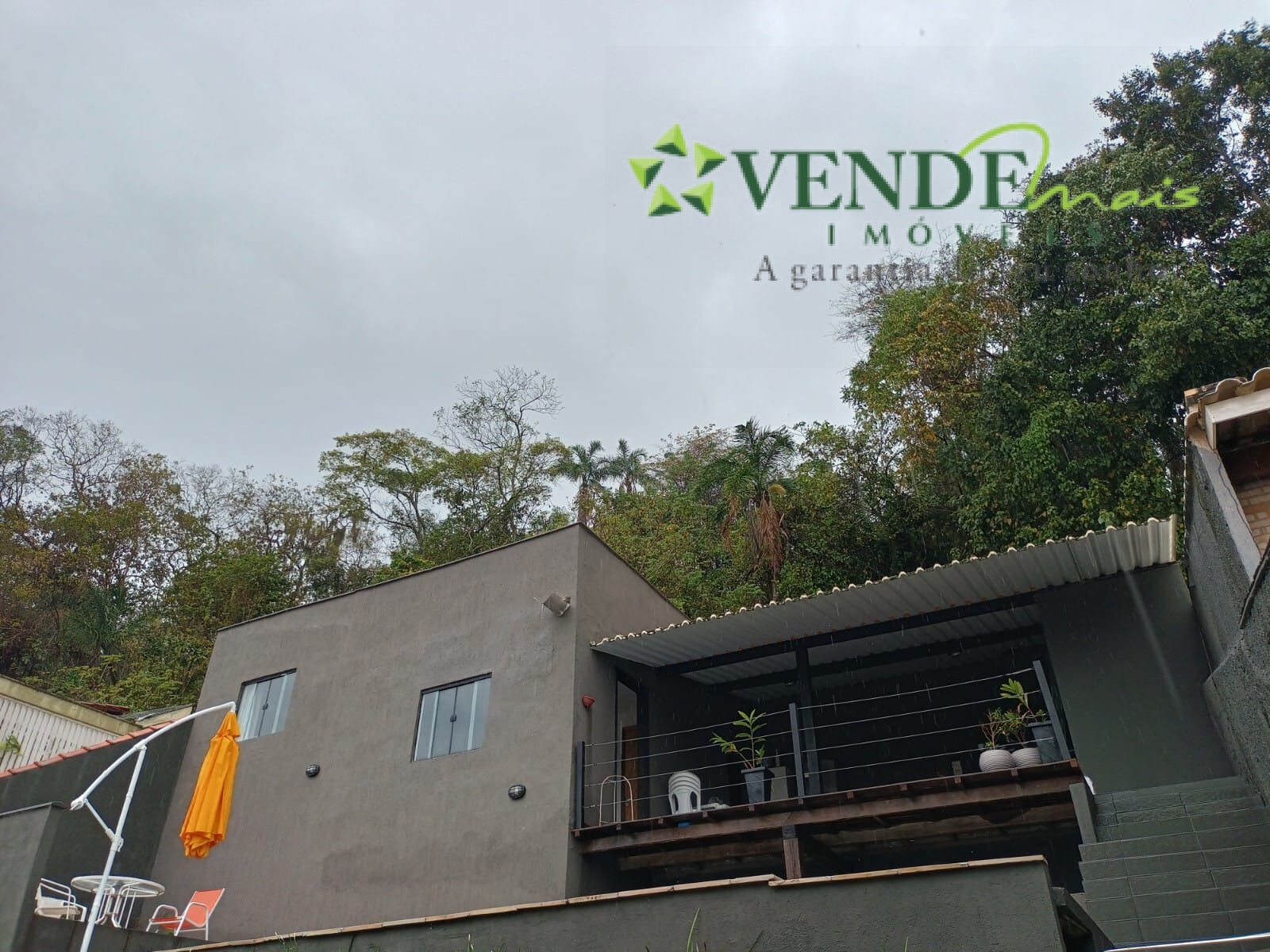 Casa à venda com 5 quartos, 200m² - Foto 4