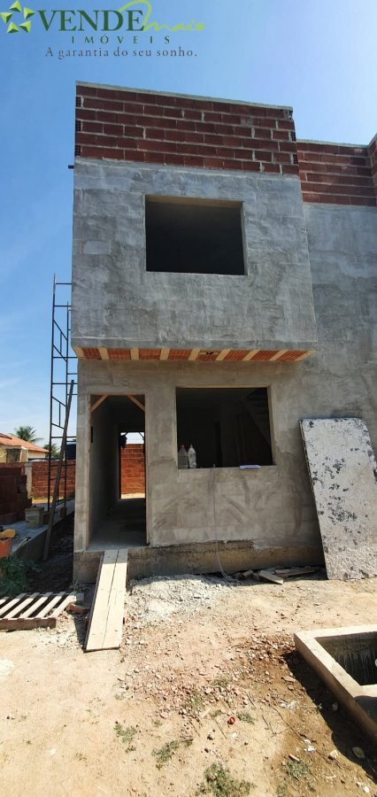 Casa à venda com 2 quartos, 60m² - Foto 1