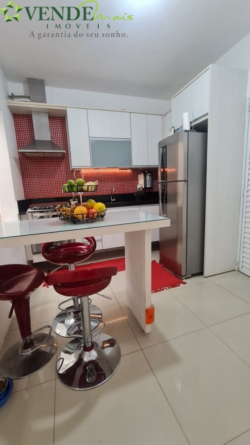 Casa à venda com 3 quartos, 200m² - Foto 17