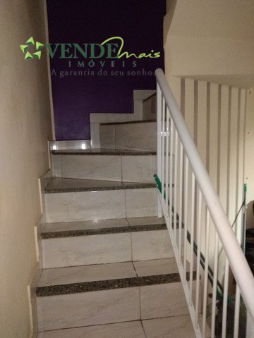 Casa à venda com 2 quartos, 70m² - Foto 4