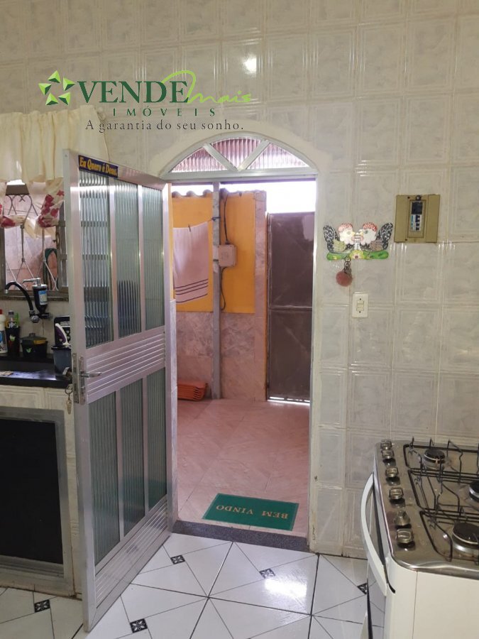 Casa à venda com 2 quartos, 50m² - Foto 11