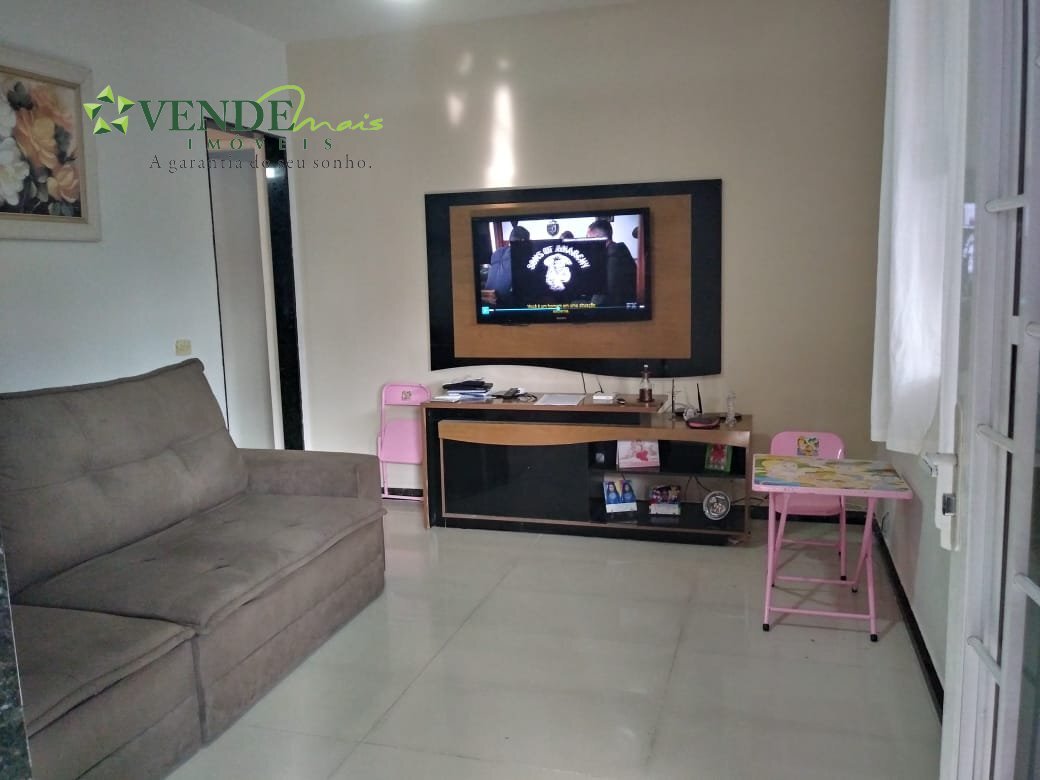 Casa à venda com 3 quartos, 80m² - Foto 1