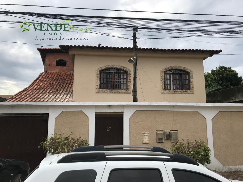 Casa à venda com 4 quartos, 360m² - Foto 1