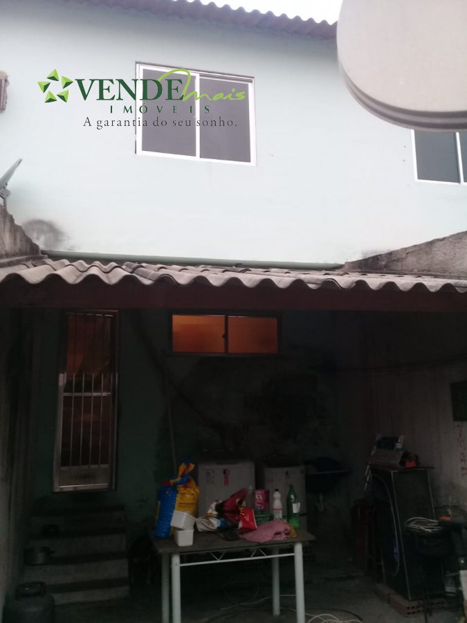 Casa à venda com 2 quartos, 60m² - Foto 1