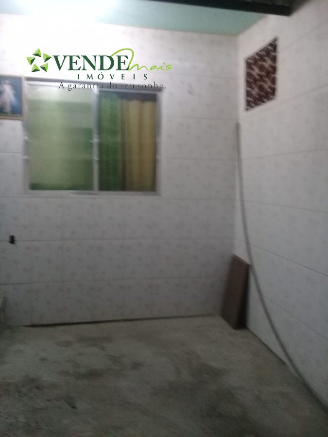 Casa à venda com 2 quartos, 60m² - Foto 12