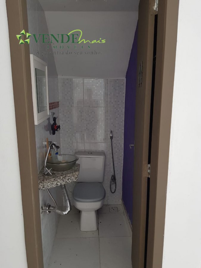 Casa à venda com 2 quartos, 60m² - Foto 8