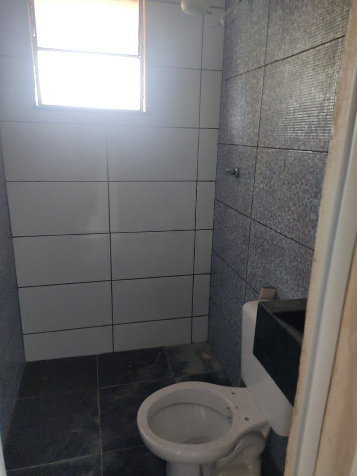 Casa à venda com 4 quartos, 77m² - Foto 2