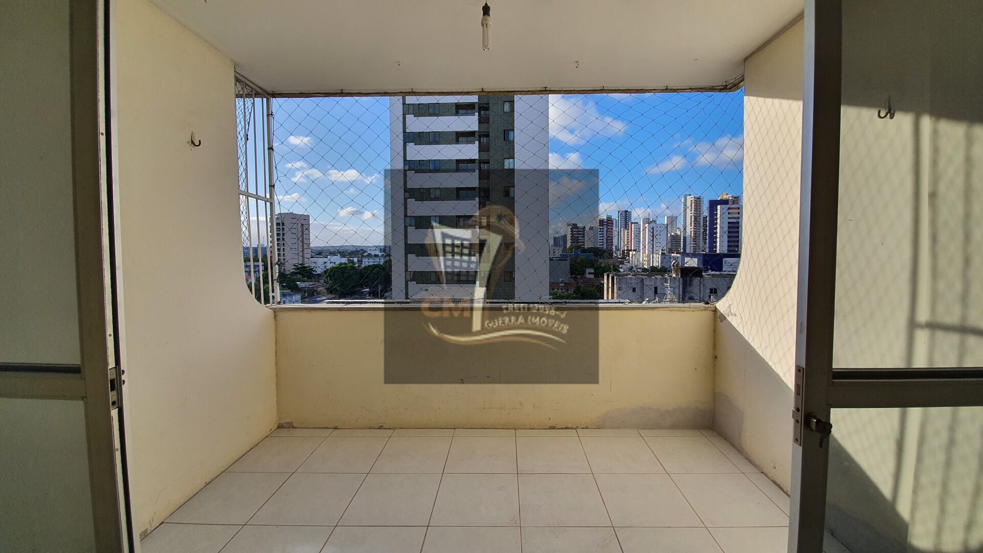 Apartamento à venda com 3 quartos, 130m² - Foto 2