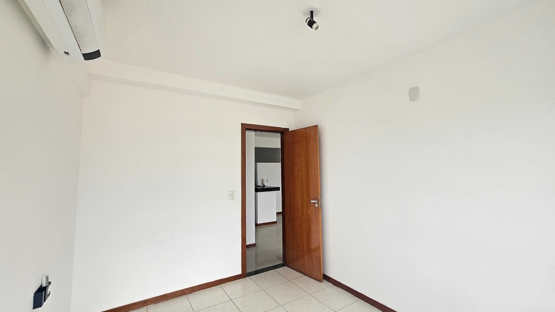 Apartamento - Pitangueiras
