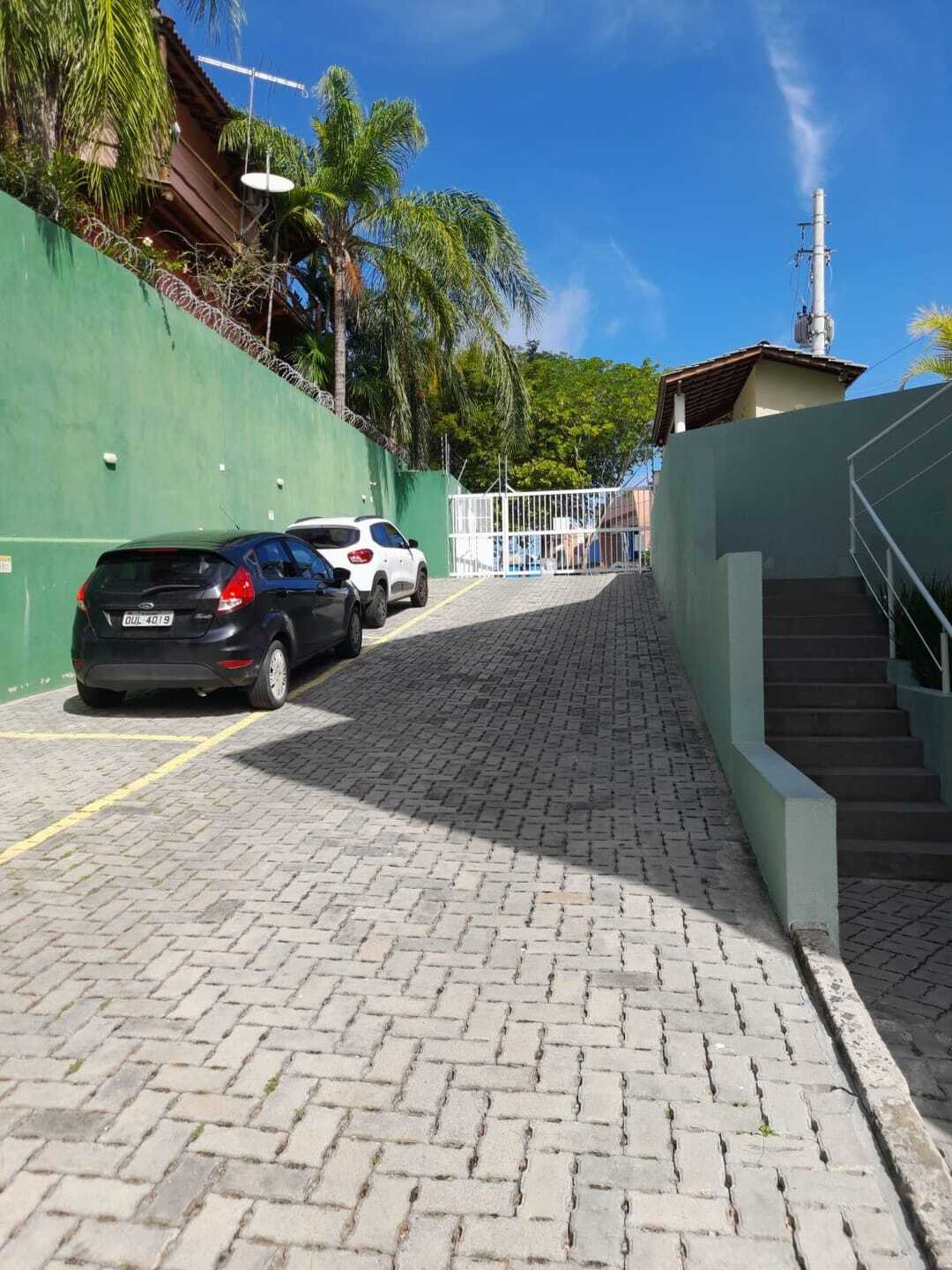 Apartamento - Buraquinho