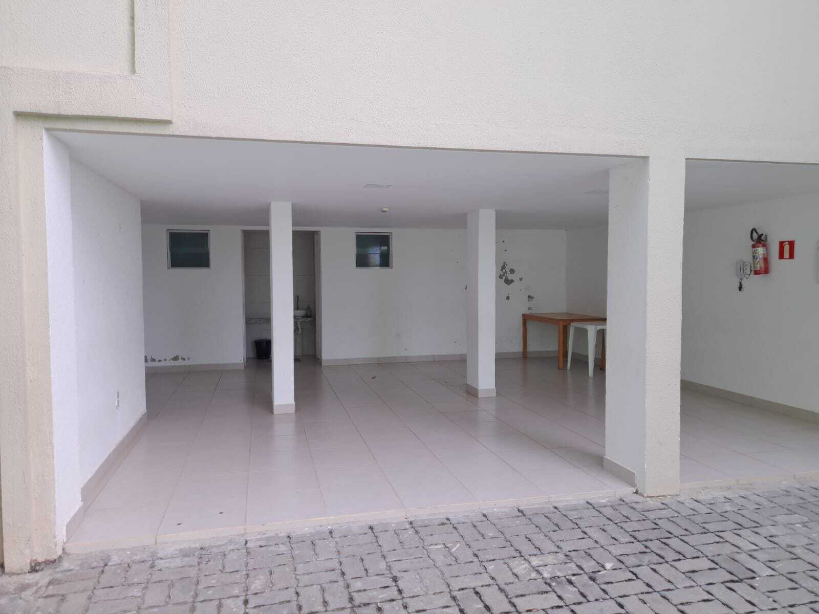 Apartamento - Buraquinho